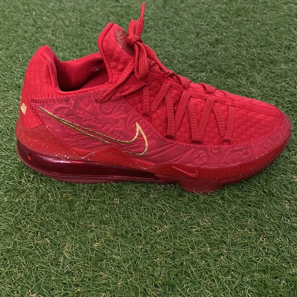 COPY - 2020
Titan x LeBron 17 Low 'Agimat used Mens size 8.5 - Picture 5 of 16